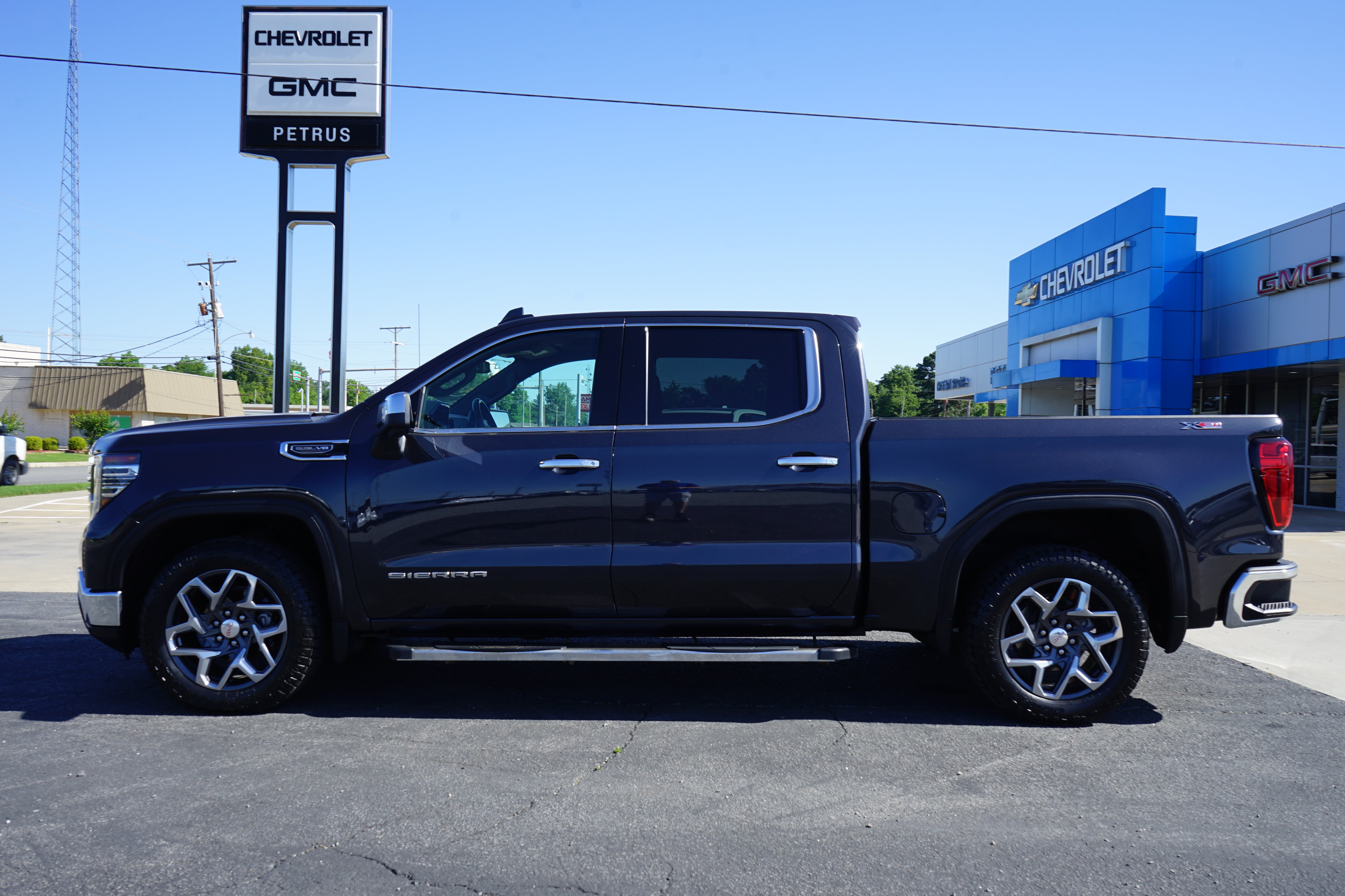 2024 GMC Sierra 1500 — side profile view