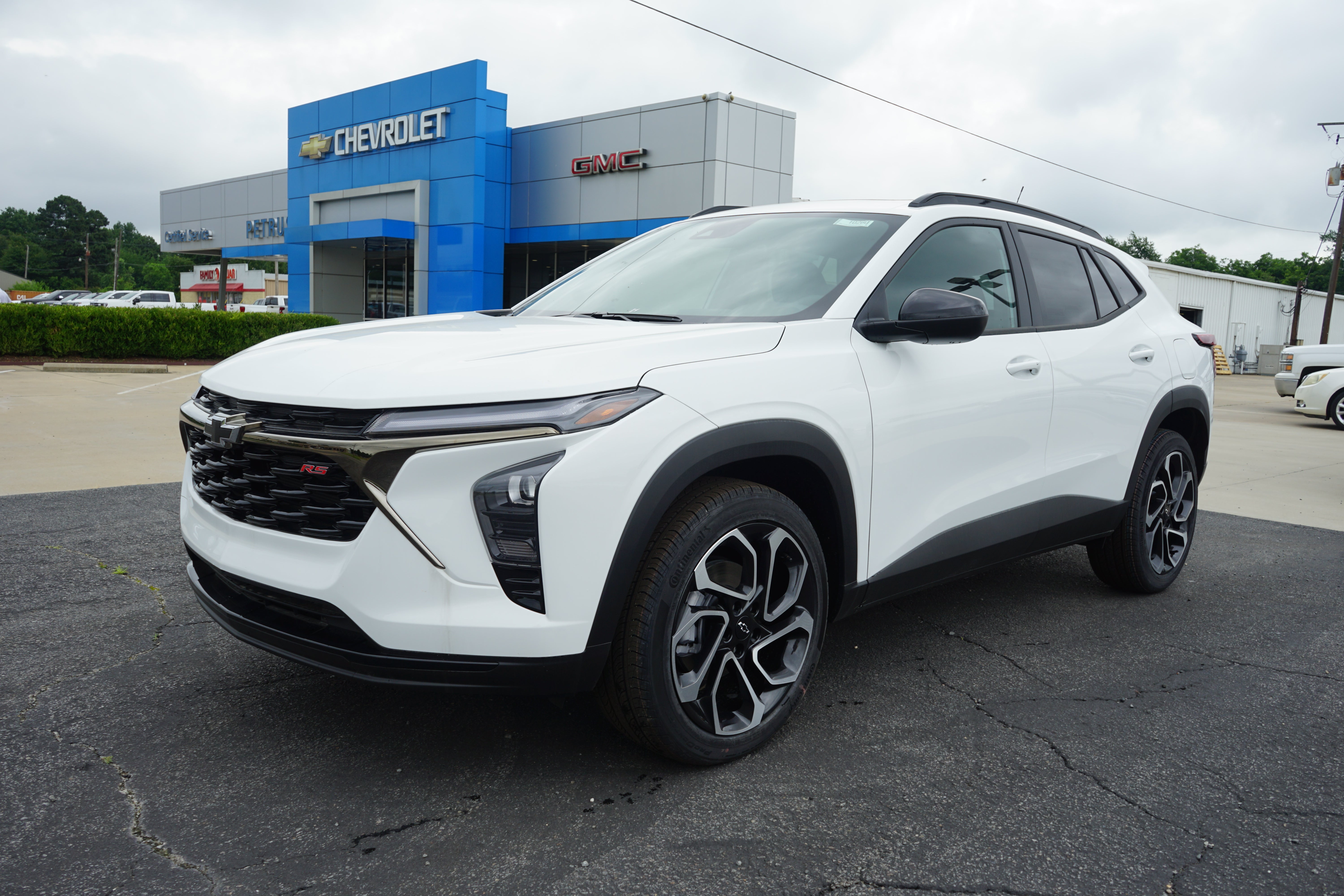 2026 Chevrolet Trax 2RS in Summit White — front three-quarter view